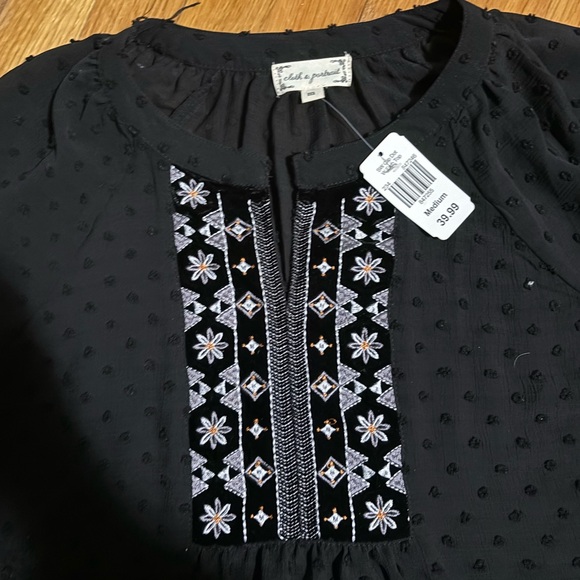 Cloth & Portrait Sheer Black Embroidered Women's Top - Picture 3 of 6